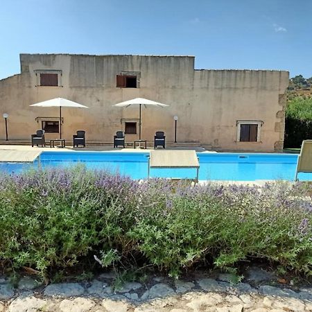 הוילה נוטו Agriturismo La Fiumara מראה חיצוני תמונה